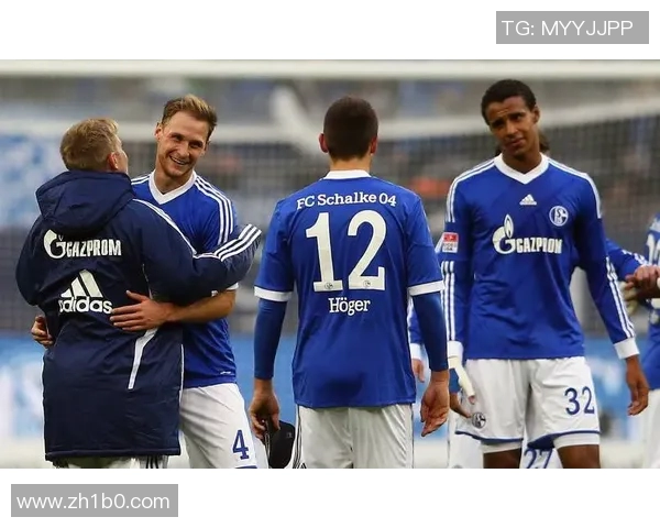 沙尔克04主场惨败,降级形势严峻! 沙尔克04主场惨败,降级形势严峻!